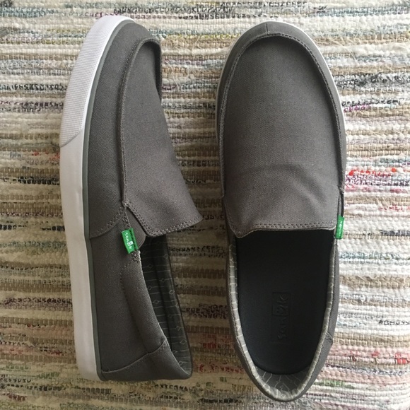 sanuk men's sideline slip on